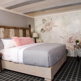 Vintage Block Inn & Suites Thumbnail