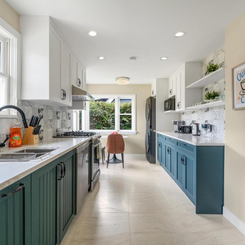 Serene Kerrisdale Retreat, Private Room with Shared Amenities Thumbnail