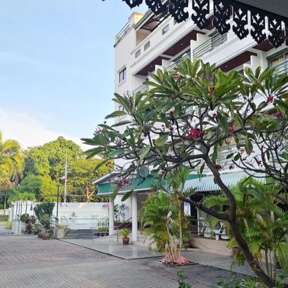 Puangpen Villa Hotel