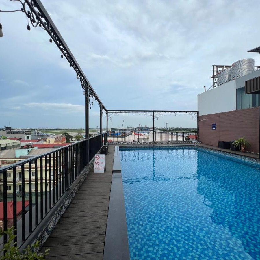 Paragon Noi Bai Pool And Best View Airport Hotel