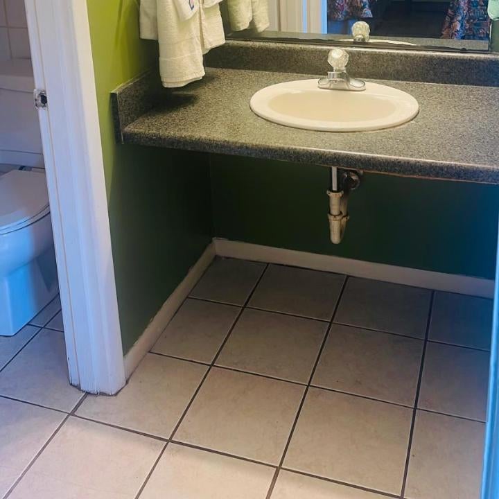 Riverside inn motel Thumbnail