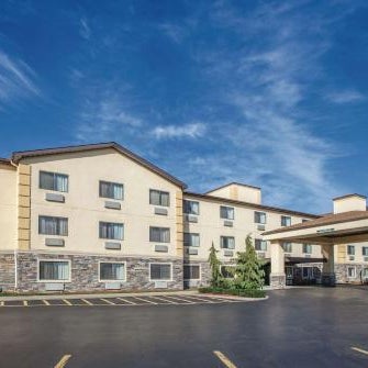 La Quinta Inn & Suites by Wyndham Erie Thumbnail
