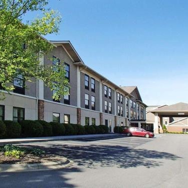 Quality Inn & Suites Boone - University Area Thumbnail