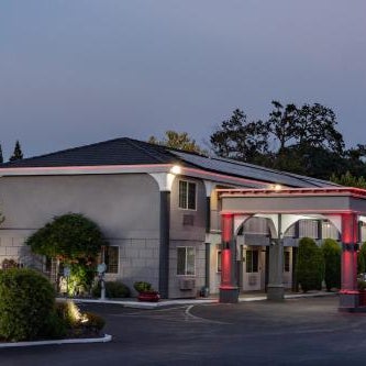 Super 8 by Wyndham Ukiah Thumbnail
