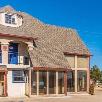Econo Lodge Inn & Suites Thumbnail