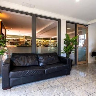 Baileys Parkside Motel by VetroBlu Thumbnail