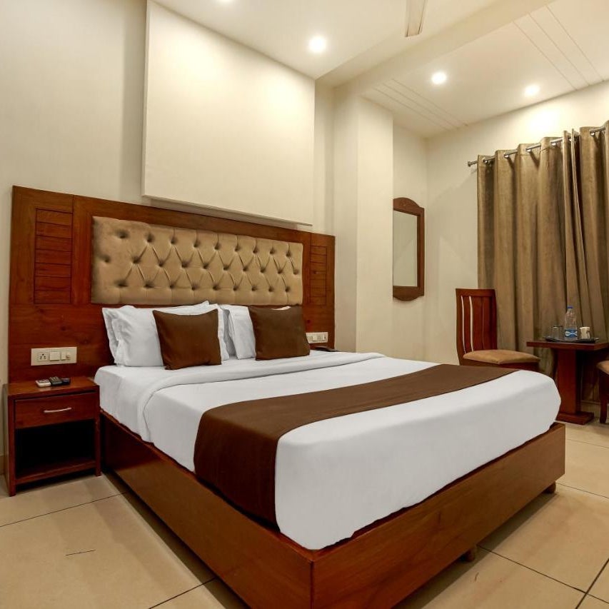 Hotel RK Residency Opposite ISBT Sector 43 Chandigarh Thumbnail