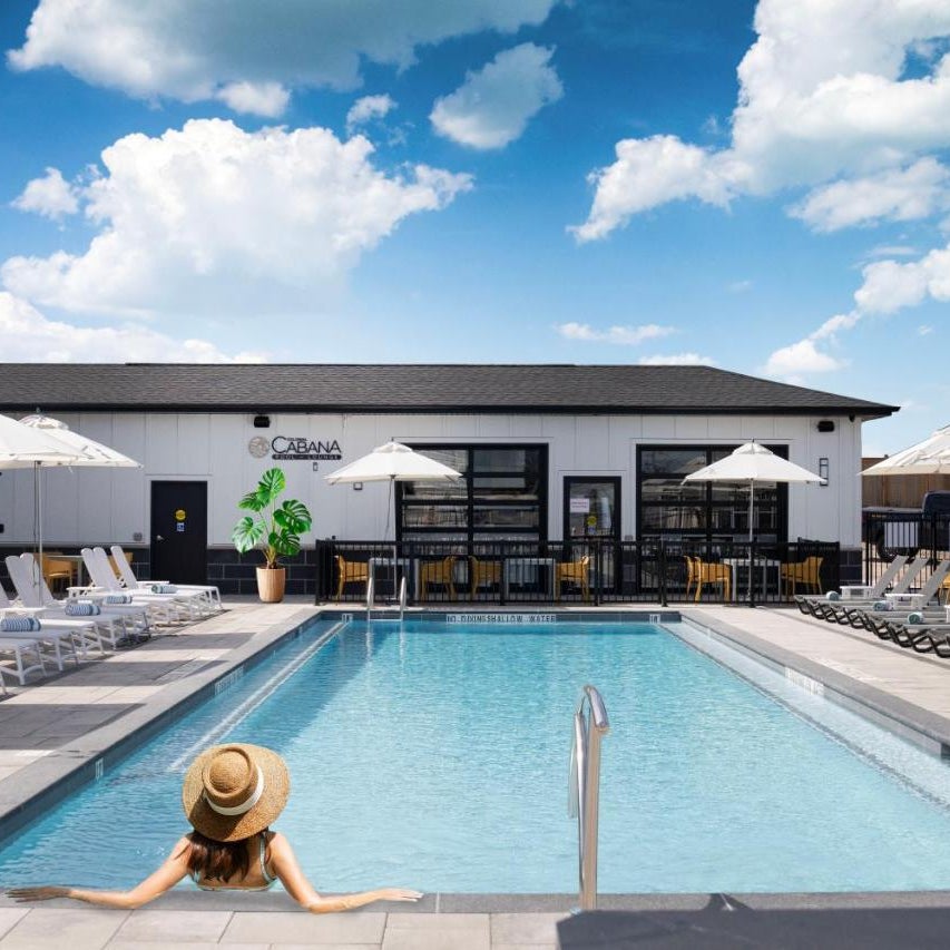 Colonial Hotel & Suites