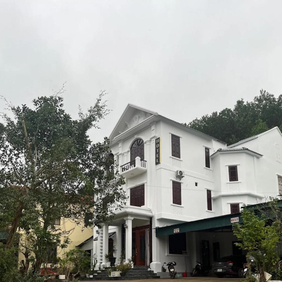 Hồng Trà Hotel Quảng Ninh