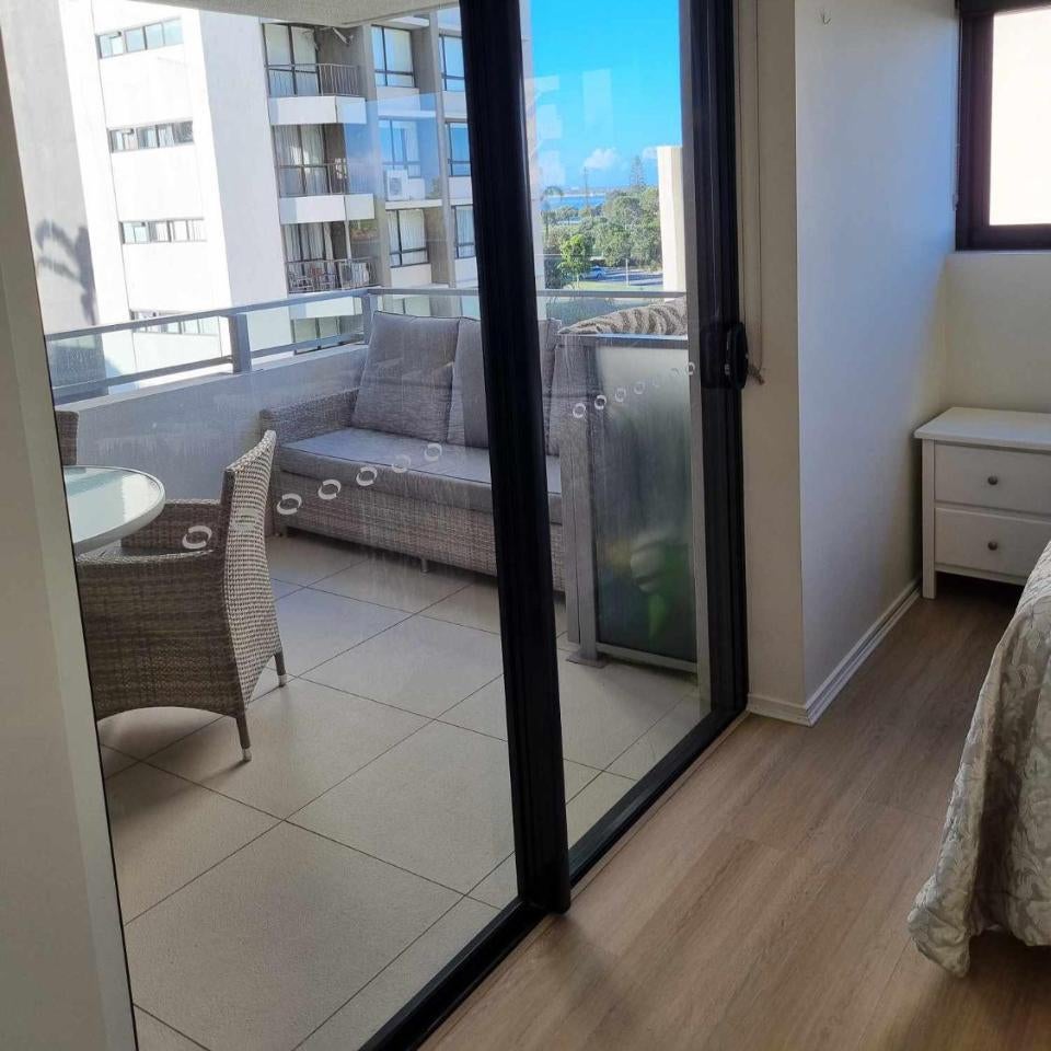 Private Bedroom and Bathroom in a shared Apartment