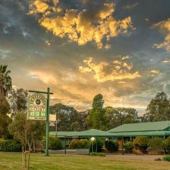 Deniliquin Country Club Motor Inn