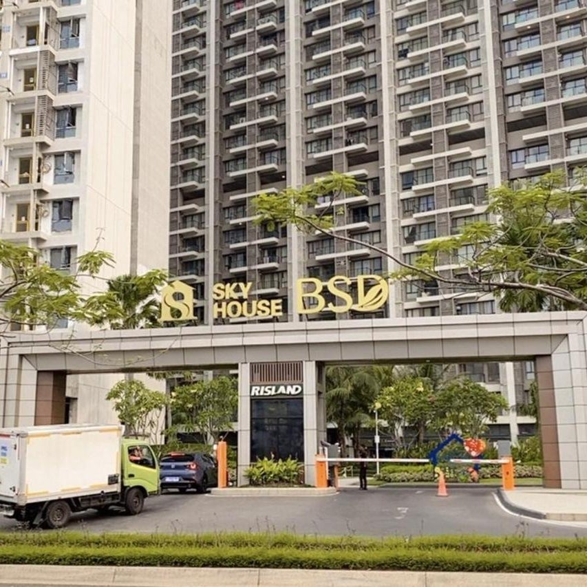 Sky House BSD by Mizu Rooms Thumbnail