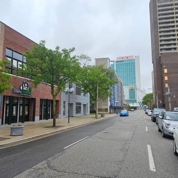 Perfect Location! Quiet-Spacious-2 Bed-2 Bath
