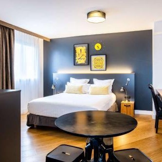 Best Western Plus Suitcase Paris La Defense