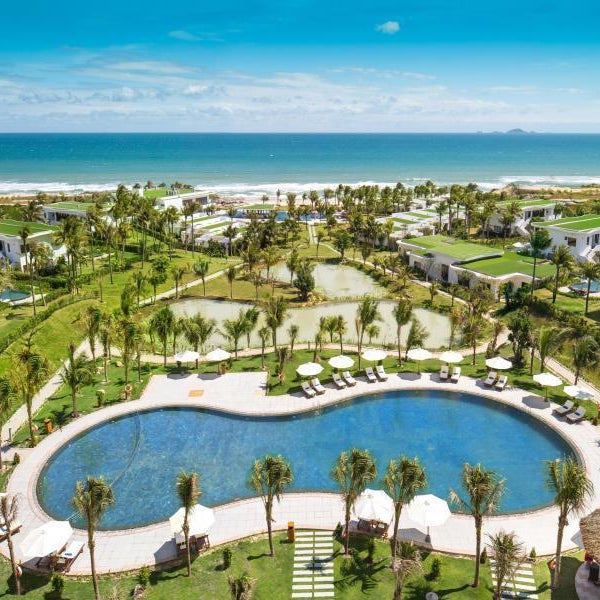 Riviera Beach Resort & Spa