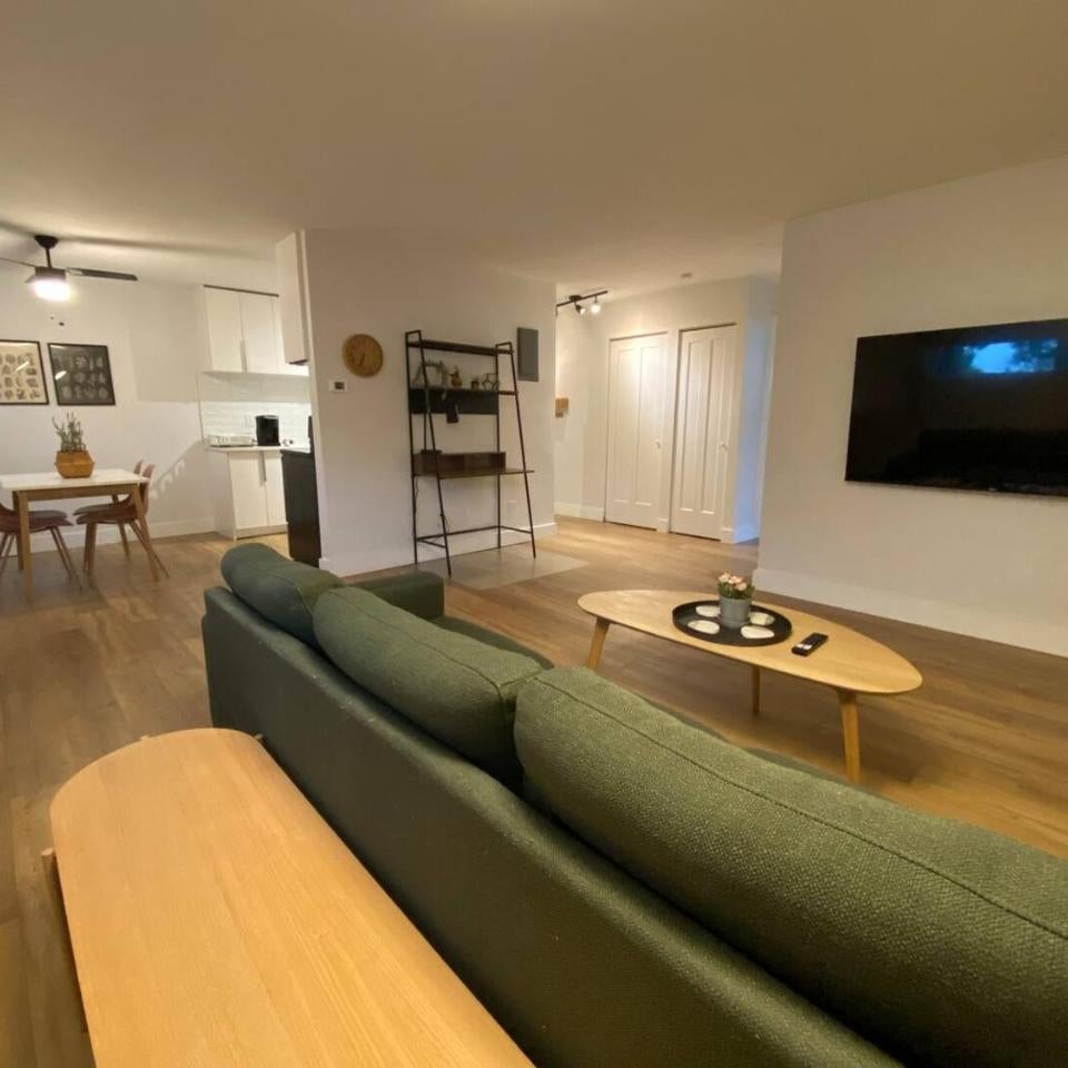 ENTIRE 1 BEDROOM APARTMENT by UW RESEARCH PARK - PS1 Thumbnail