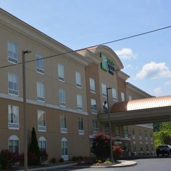 Holiday Inn Express & Suites Caryville By IHG Thumbnail