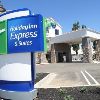 Holiday Inn Express & Suites Brentwood By IHG