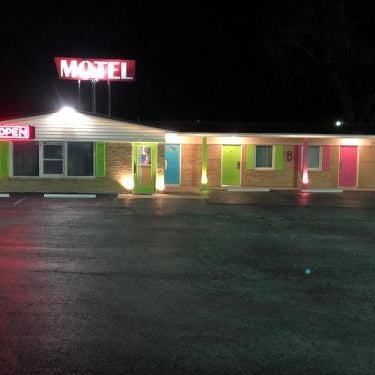 Laci's Country Inn - Knob Noster Thumbnail