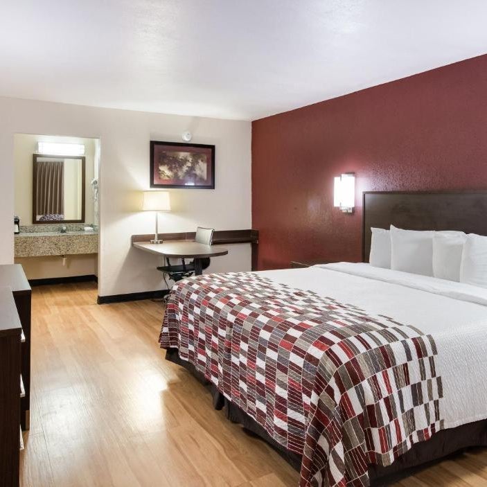 Red Roof Inn & Suites Commerce - Athens Thumbnail