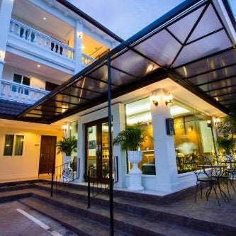 The Lion King Hotel Thumbnail