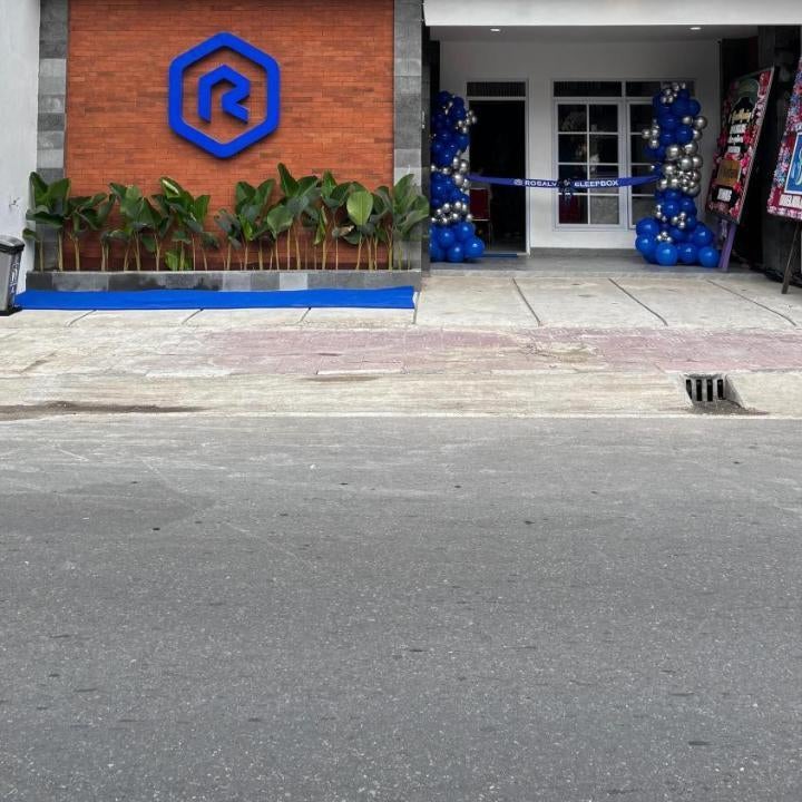 Rosalyne Sleepbox Prime Malioboro - Titik Nol Km Jogja, Bhayangkara