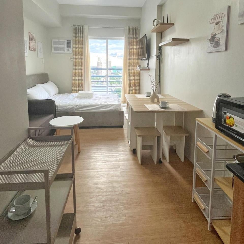 Serenity Stay Condo at 19th floor The Loop Tower Limketkai Center Lucky 19 Thumbnail