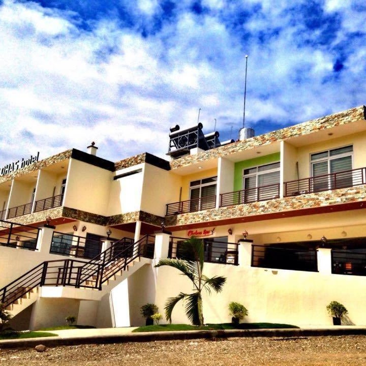 LOHAS Airport Hotel and Restaurant