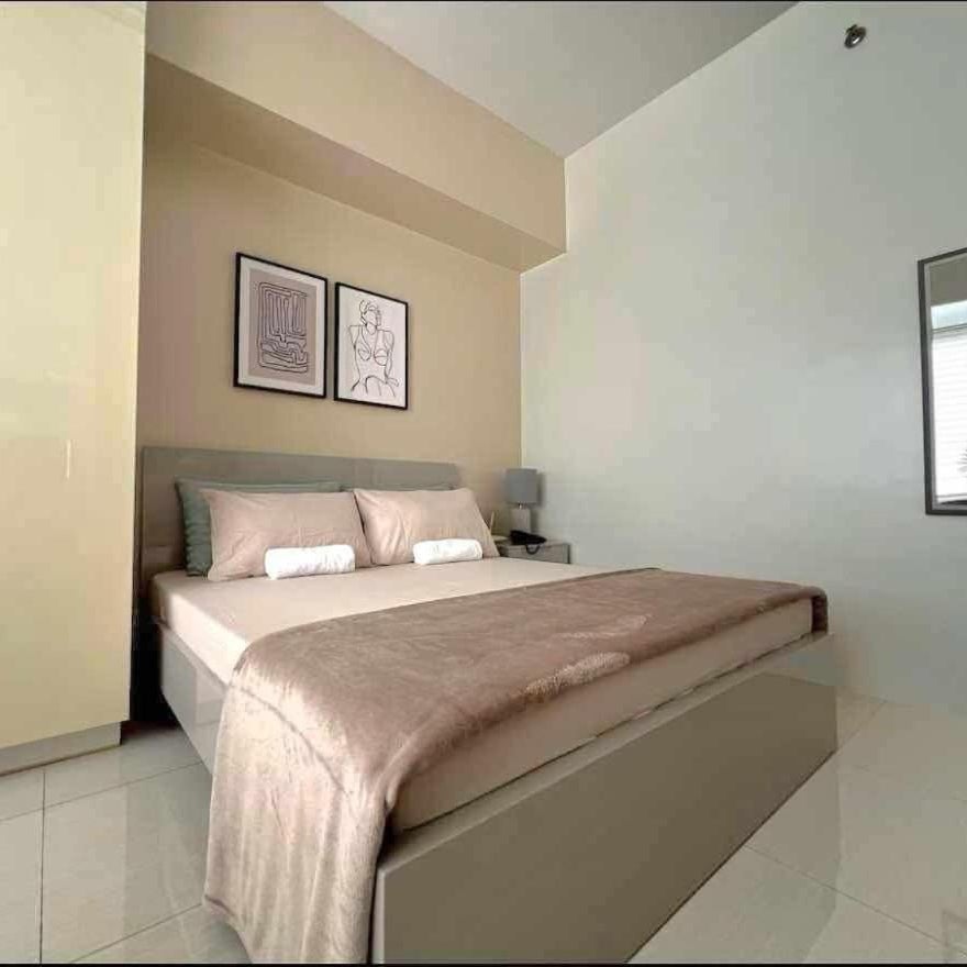 Calyx Residences with Infinity pool Thumbnail