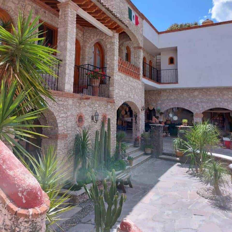 Hotel Casa Caro