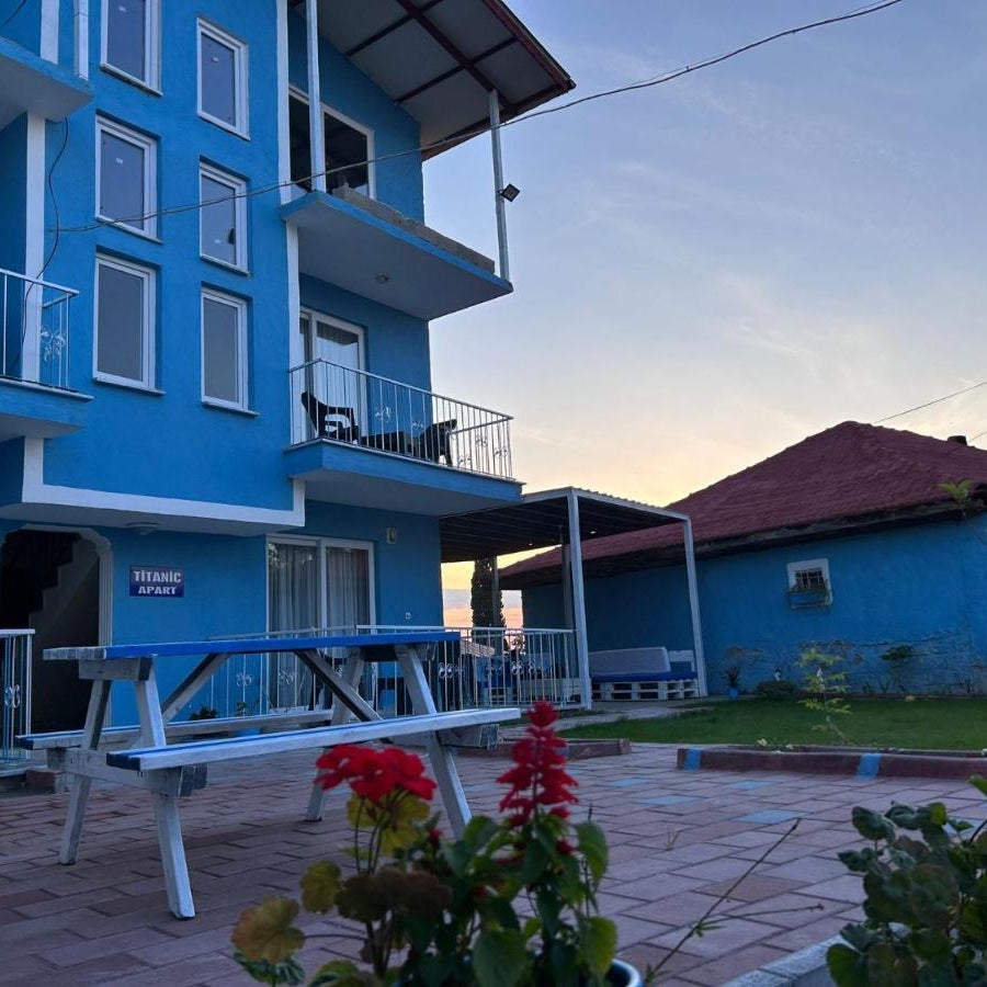 The Titanic House Thumbnail