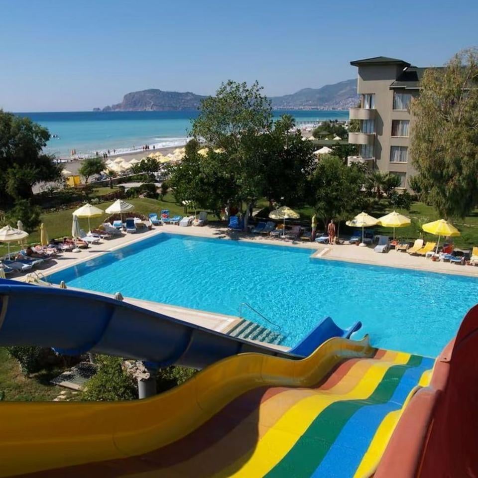Senza Sunset Beach Hotel