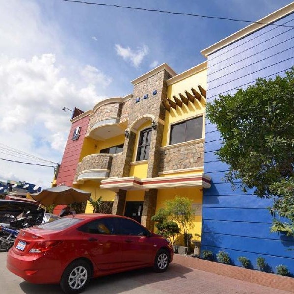 Kokomos Suites Hotel