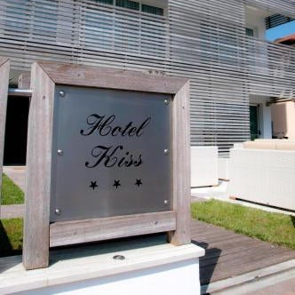 Kiss Beachfront Hotel & Restaurant