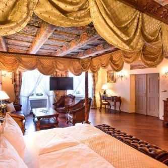 Iron Gate Hotel & Suites Thumbnail