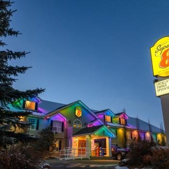 Super 8 by Wyndham Cochrane Thumbnail