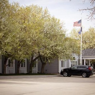 Monument Inn & Suites Thumbnail