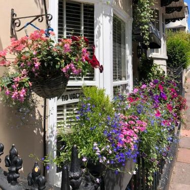 Upper Rock Brighton – Guest House