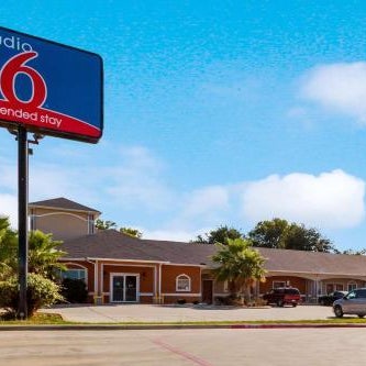 Studio 6-Pleasanton, TX Thumbnail