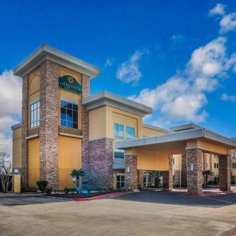 La Quinta Inn & Suites by Wyndham Beeville Thumbnail