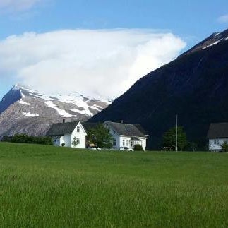 Dønhaug Gard