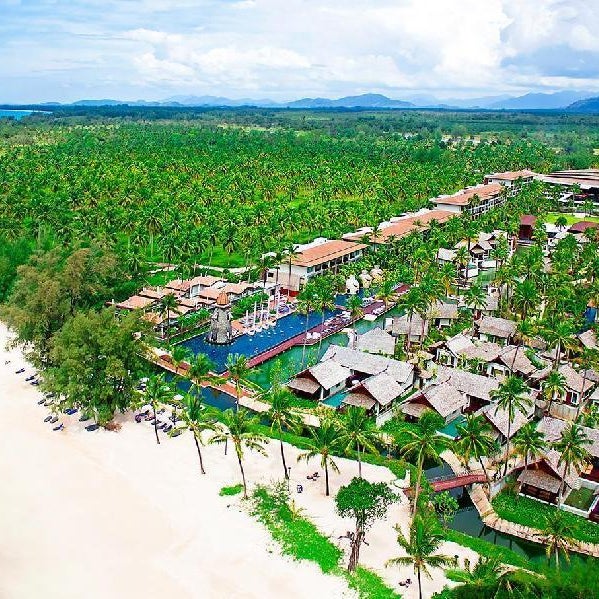 Graceland Khaolak Beachfront Resort