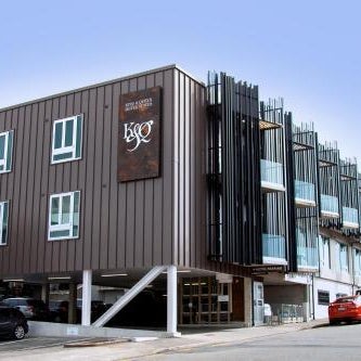 King and Queen Hotel Suites