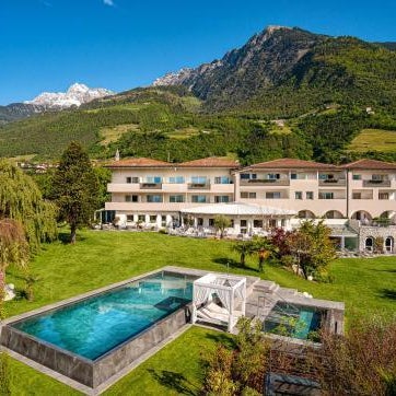 FAYN Garden Retreat Hotel