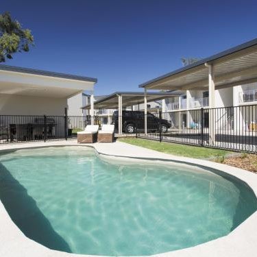 Oaks Middlemount Suites