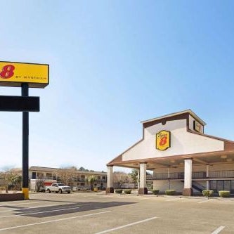 Super 8 by Wyndham Gulfport Near Biloxi Thumbnail