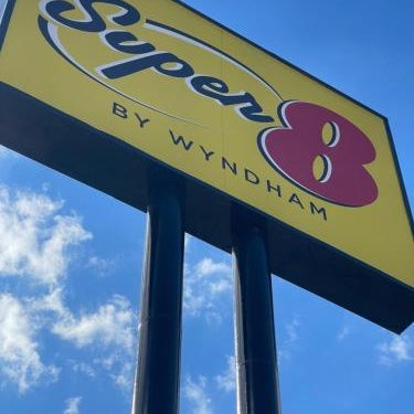 Super 8 by Wyndham San Antonio Downtown NE Thumbnail