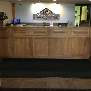Moose Lake Lodge & Suites