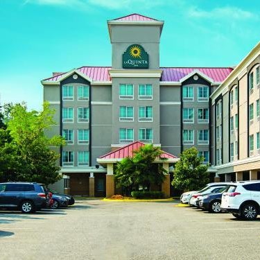 La Quinta Inn & Suites by Wyndham Vancouver Airport Thumbnail