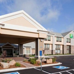 Holiday Inn Express and Suites Willmar By IHG Thumbnail